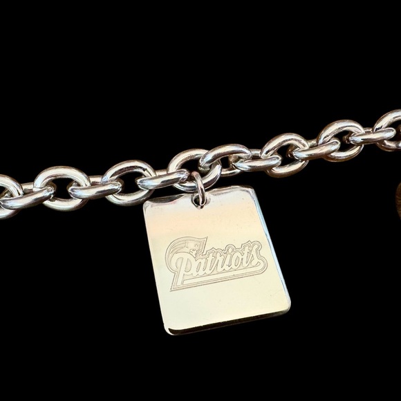 Official NFL NE Patriots Charm Bracelet w/Watch & Tag Charm - Picture 3 of 9